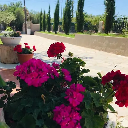 Lejlighed Douvas House